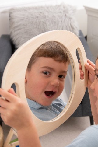 Rankinis akrilinis veidrodis su mediniu rėmu vaikams