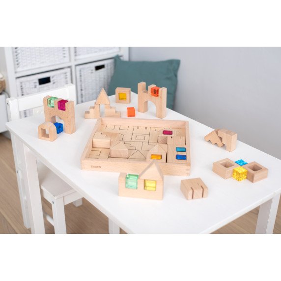 Medinės konstravimo kaladėlės su spalvotais kubeliais (39 vnt.)