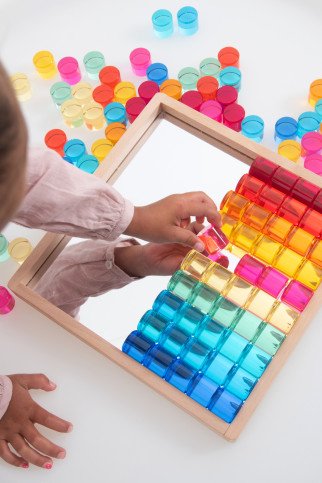 Spalvotų permatomų apskritimų rinkinys su veidrodiniu mediniu padėklu (100 vnt.)