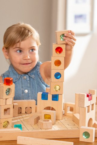 Didelis medinių kaladėlių rinkinys su skaidriais blokeliais (82 vnt.) Didelis medinių kaladėlių rinkinys su skaidriais blokeliais (82 vnt.)