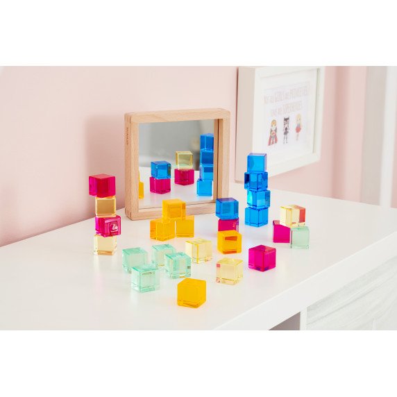 Spalvotų skaidrių kubelių rinkinys su veidrodiniu padėklu (25 vnt.)