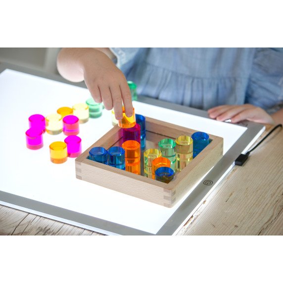 Spalvotų akrilinių apskritimų rinkinys su veidrodiniu mediniu padėklu (25 vnt.)