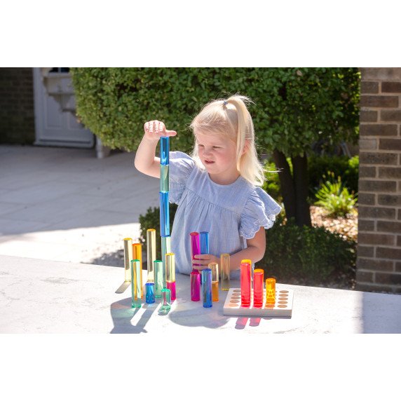 Spalvoti akriliniai cilindrai su mediniu padėklu (25 vnt.)