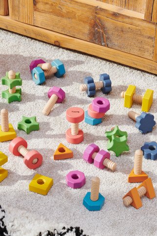 Mediniai varžtai ir veržlės (21 vnt.)