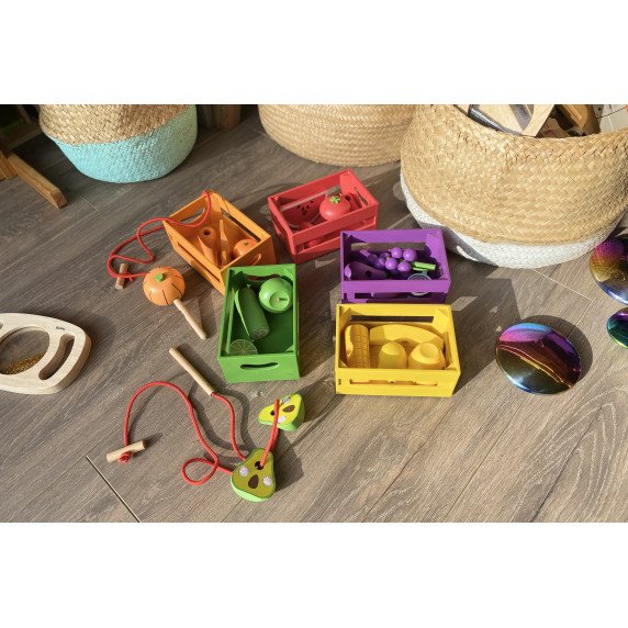 VAISIAI IR DARŽOVĖS Rūšiavimo ir vėrimo žaidimas