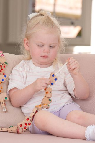 DRUGELIAI Ergoterapinis vėrimo žaidimas