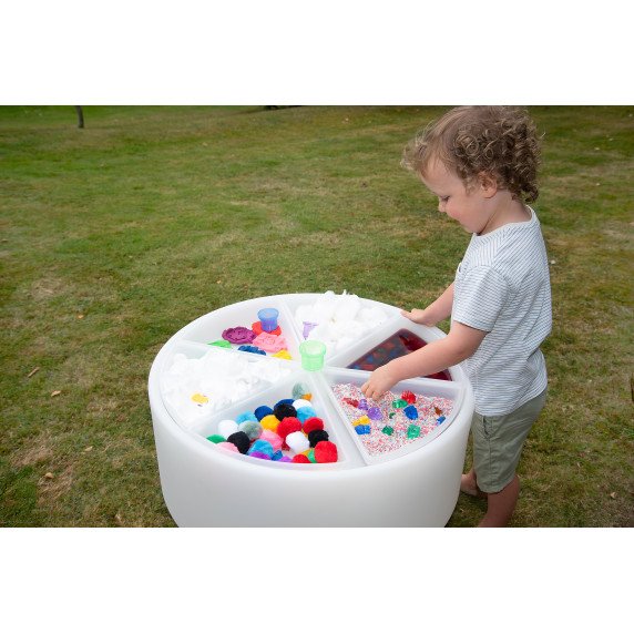 Šviečiantis sensorinis atradimų stalas