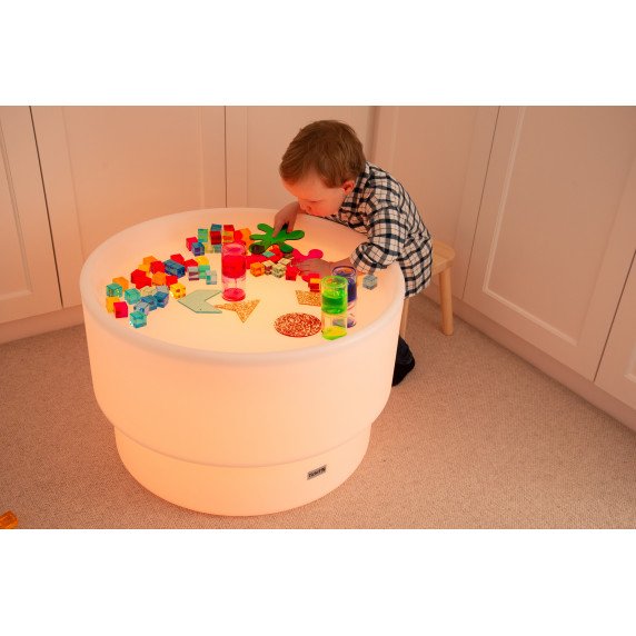 Šviečiantis sensorinis atradimų stalas