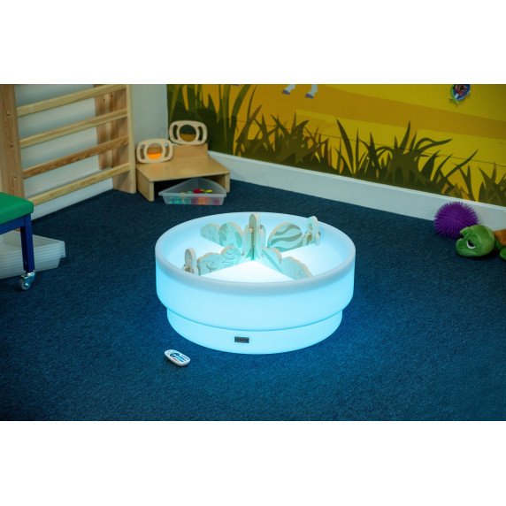 Žemas šviečiantis atradimų stalas