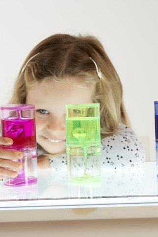 Permatomi indeliai su judančiu skysčiu (3 vnt.) Permatomi indeliai su judančiu skysčiu (3 vnt.)